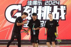 lol高校认证-比赛中球员们之间的默契配合令人赞叹