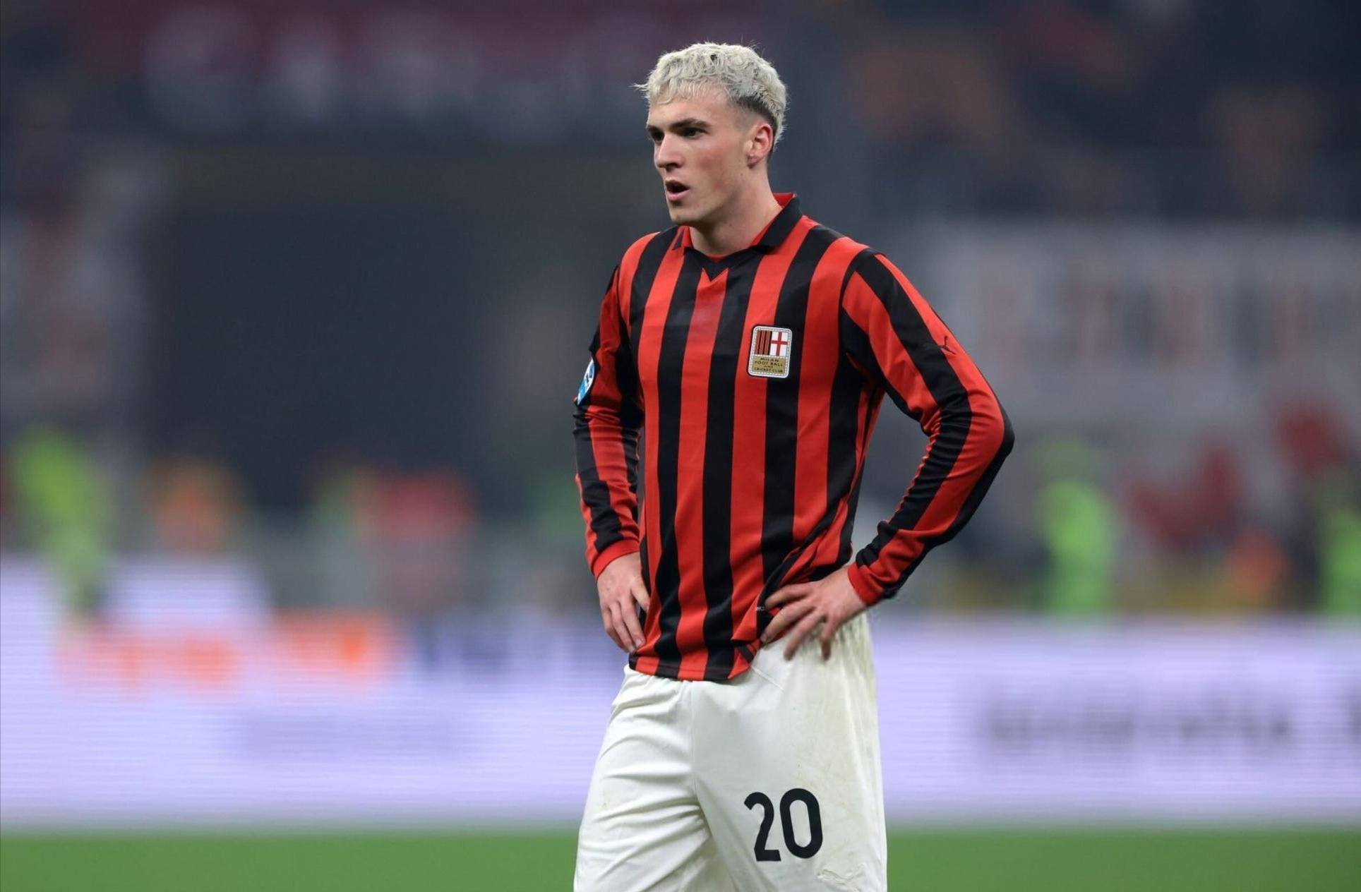 AC米兰新援表现抢眼,球队士气高涨 AC米兰新援表现抢眼,球队士气高涨