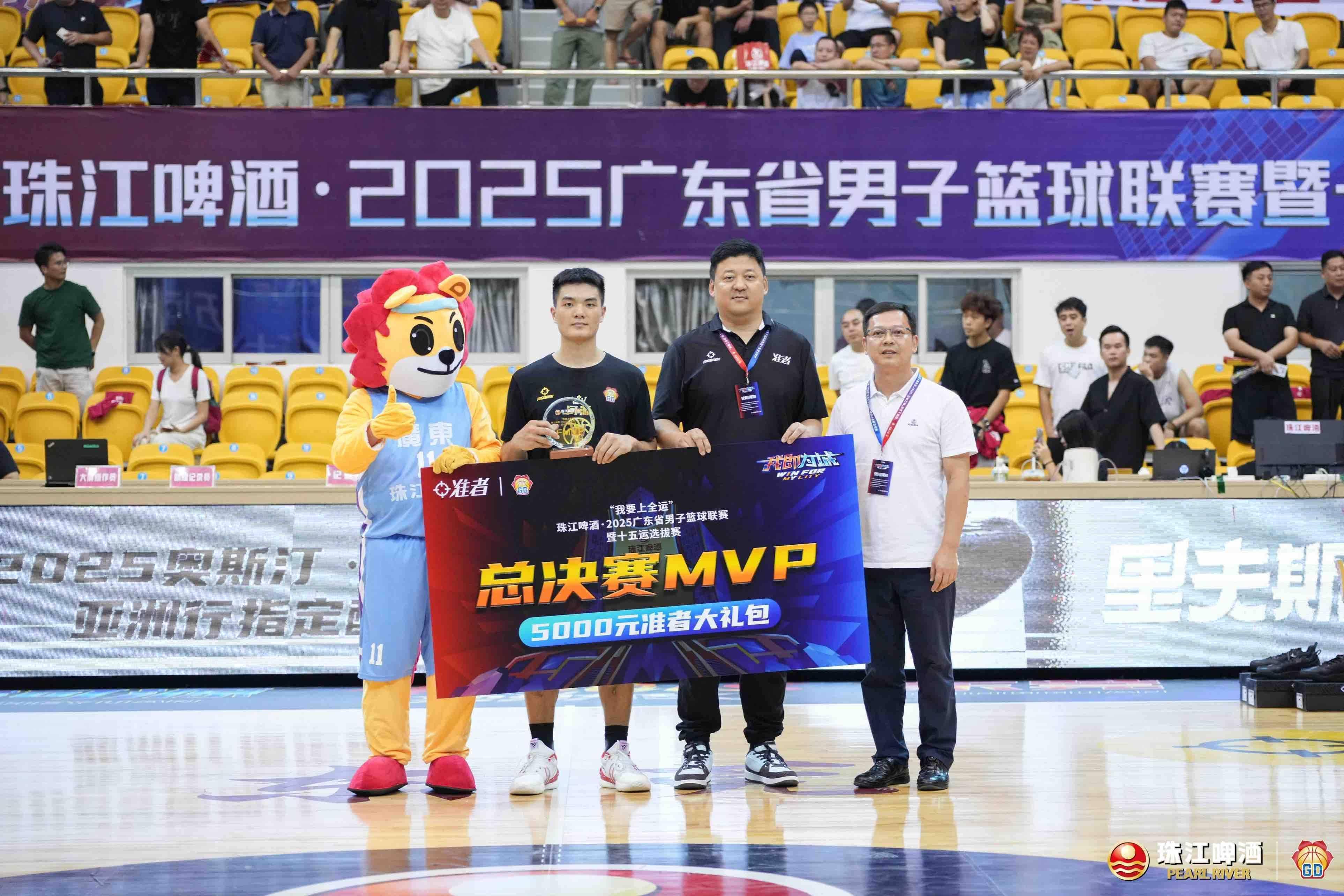 篮球赛场上值得期待，球员对冠军渴望