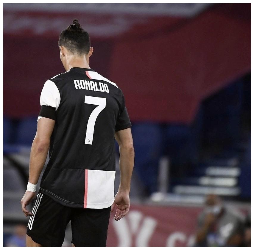 包含那不勒斯两连败，陷入困境难以自拔的词条