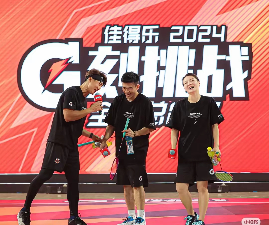 比赛中球员们之间的默契配合令人赞叹 比赛中球员们之间的默契配合令人赞叹