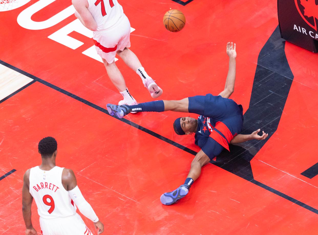 包含猛龙惊险胜出，晋级东部决赛的词条