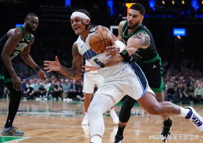 四川队鏖战湖人,塔图姆统治全场 四川队鏖战湖人,塔图姆统治全场